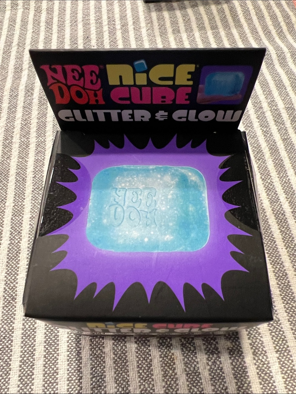 NeeDoh Nice Cube Glitter & Glow Super Solid Squish - Purple - Picture 2 of 4